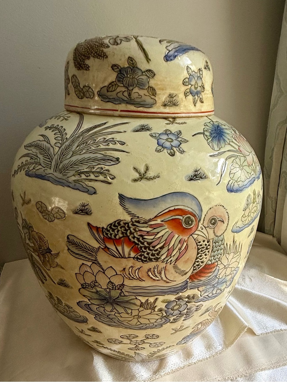Vintage Chinese Porcelain Classic Ginger Jar w/ Fitted Lid, Very Good Condition